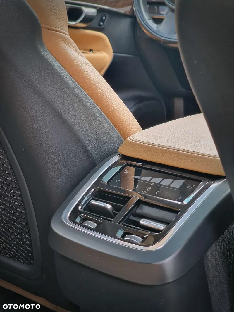Volvo XC 90 T6 AWD Momentum 7os - 24