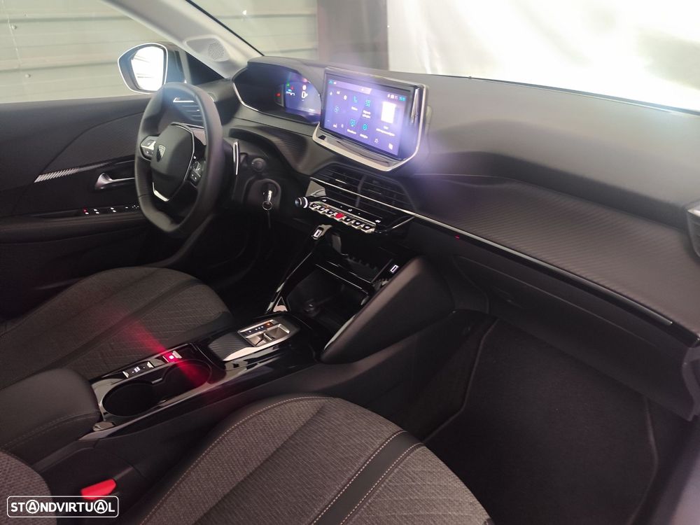 Peugeot 208 - 20