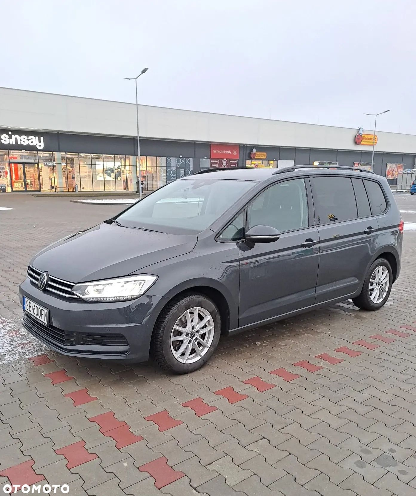 Volkswagen Touran - 1