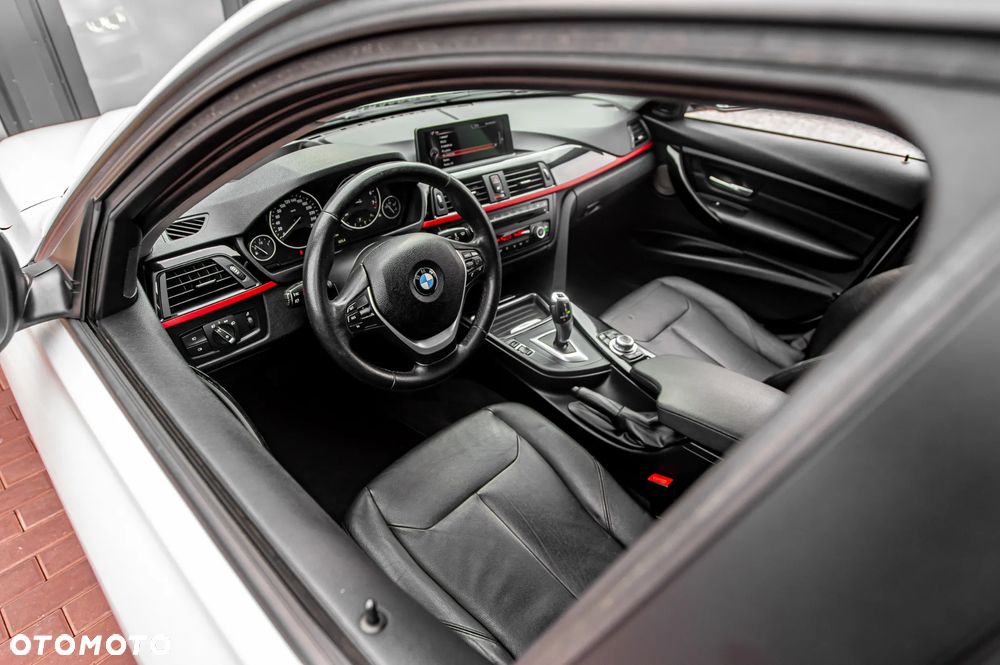 BMW Seria 3 320i Modern Line - 19