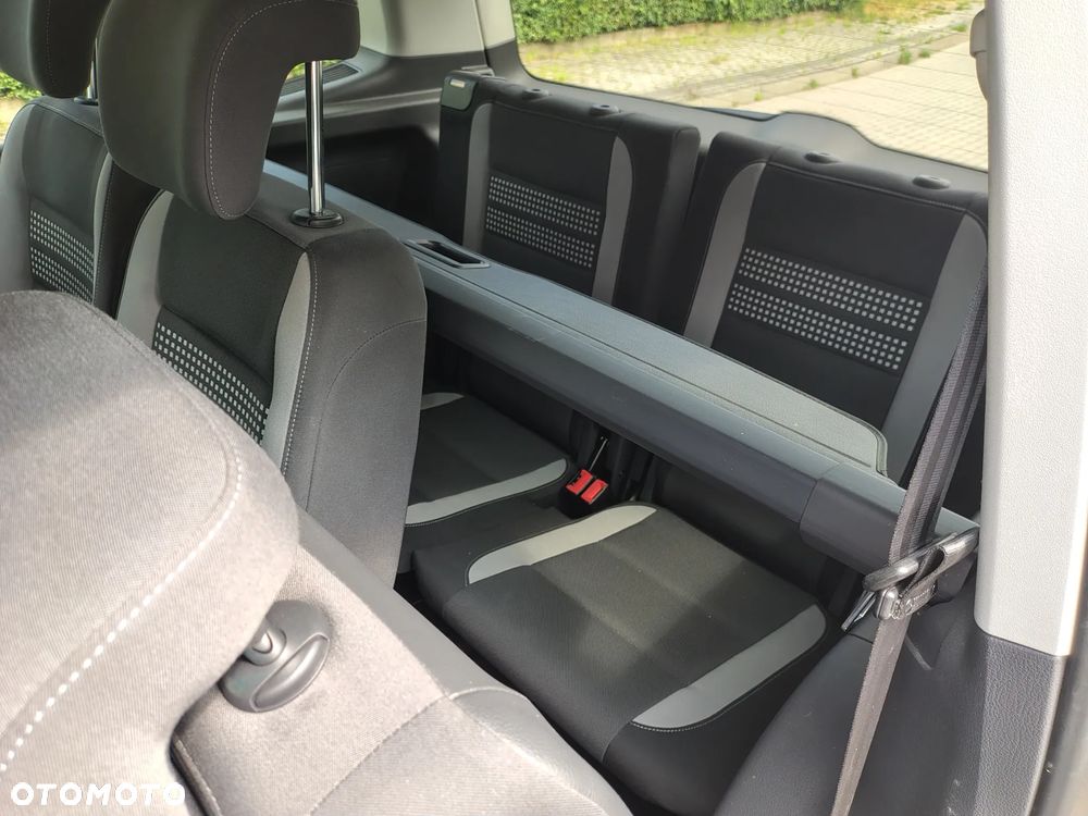 Volkswagen Touran 2.0 TDI DPF BlueMotion Technology Life - 19