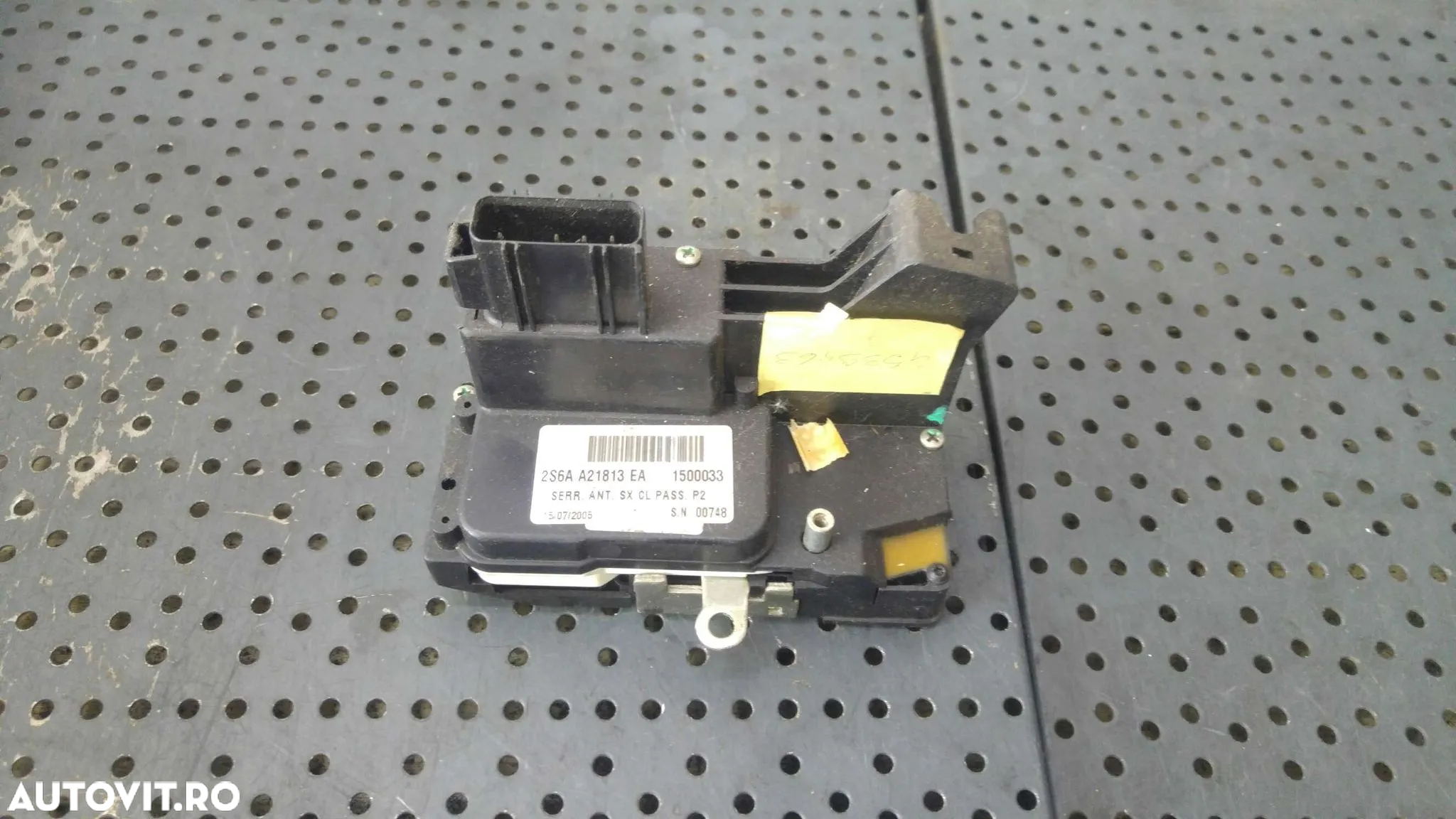 Broasca usa stanga spate ford fiesta 5 jh jd 2s6aa21813ea - 2