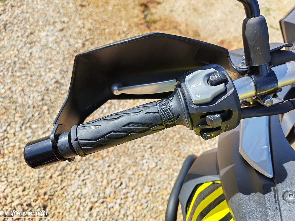 Suzuki DL V-Storm - 8