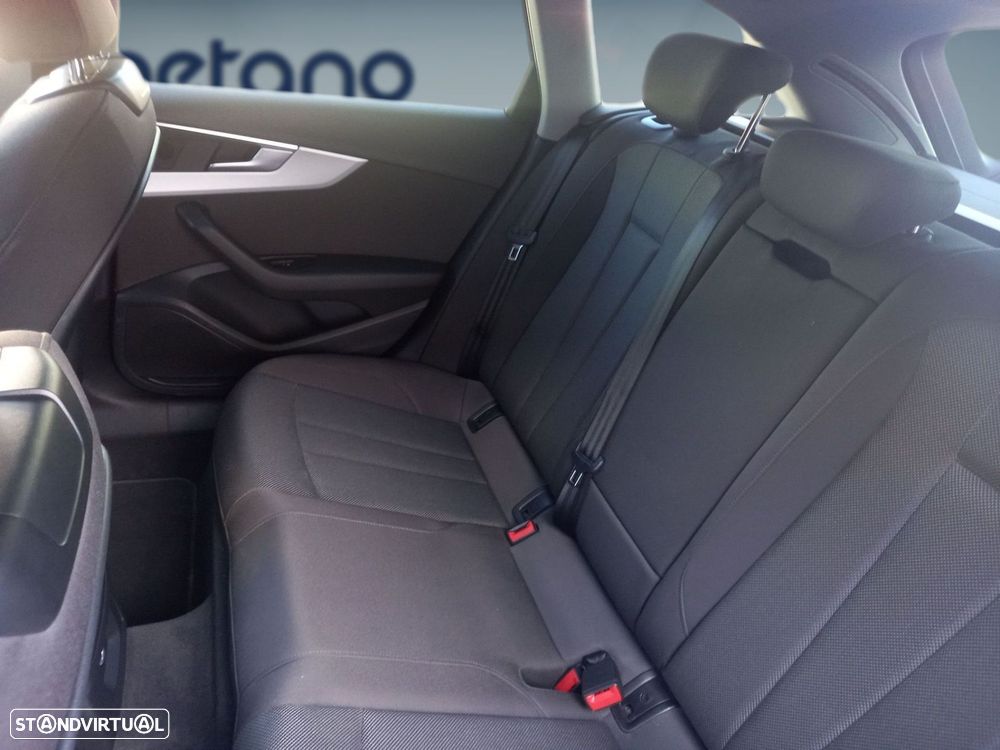 Audi A4 Avant 30 TDI S tronic - 7