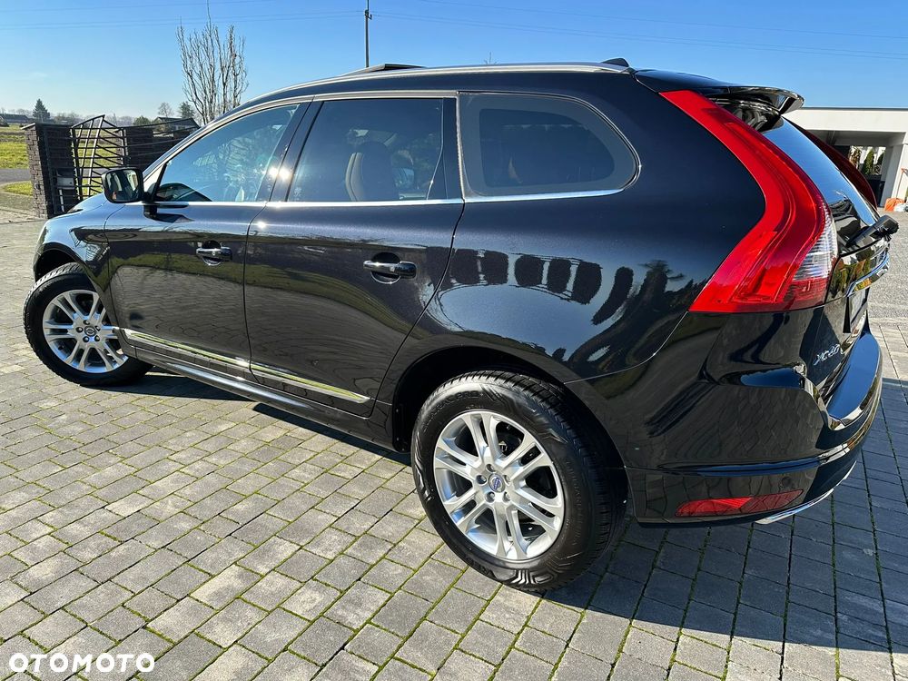 Volvo XC 60 D5 AWD Geartronic Summum - 11