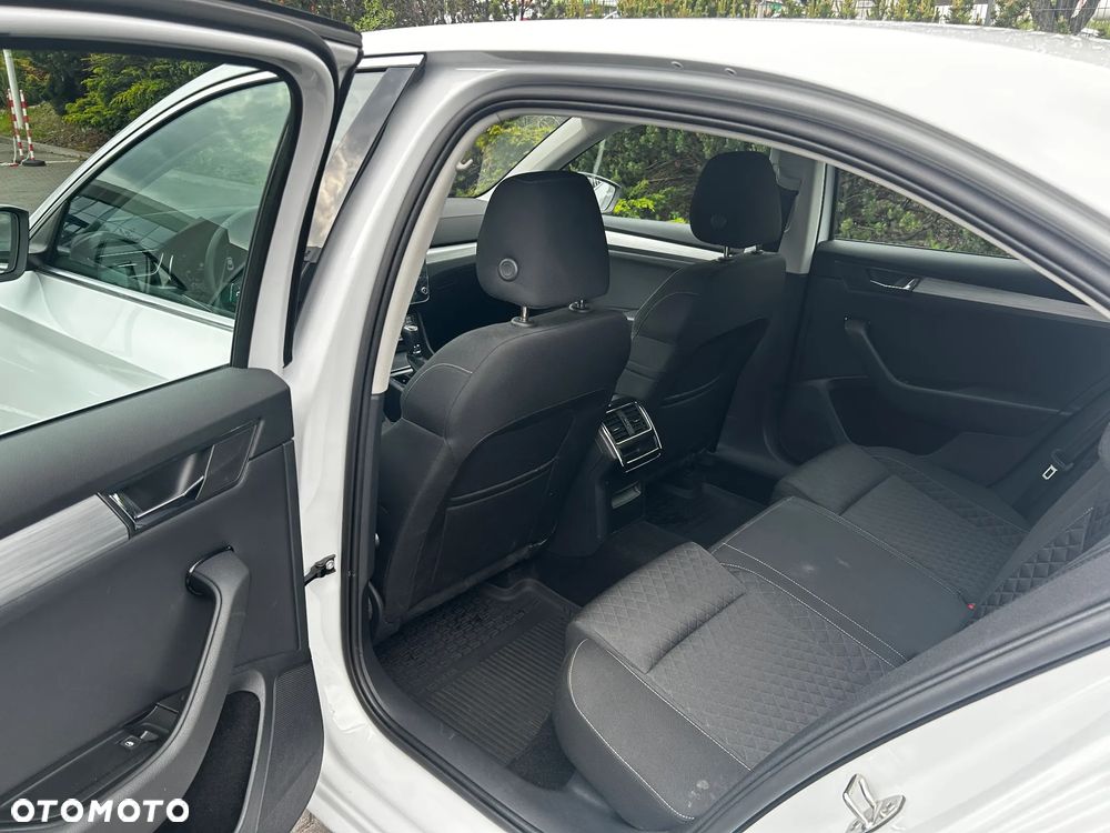 Skoda Superb 2.0 TDI SCR Ambition DSG - 12