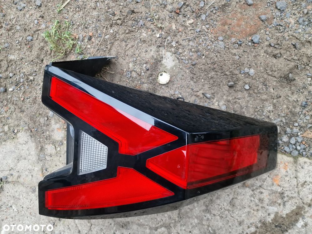 Lampa prawy tył Dacia duster  III - 1