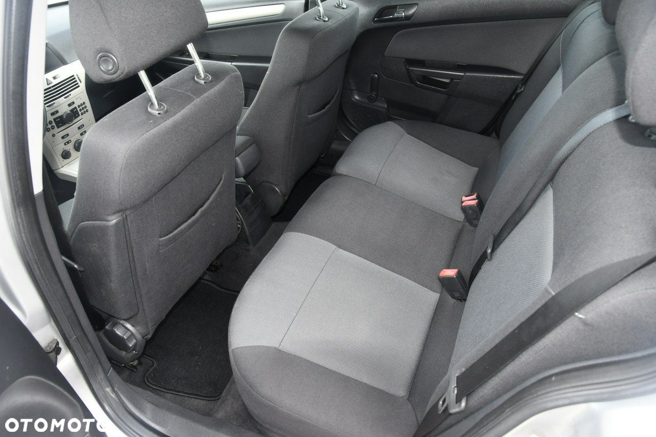 Opel Astra - 16