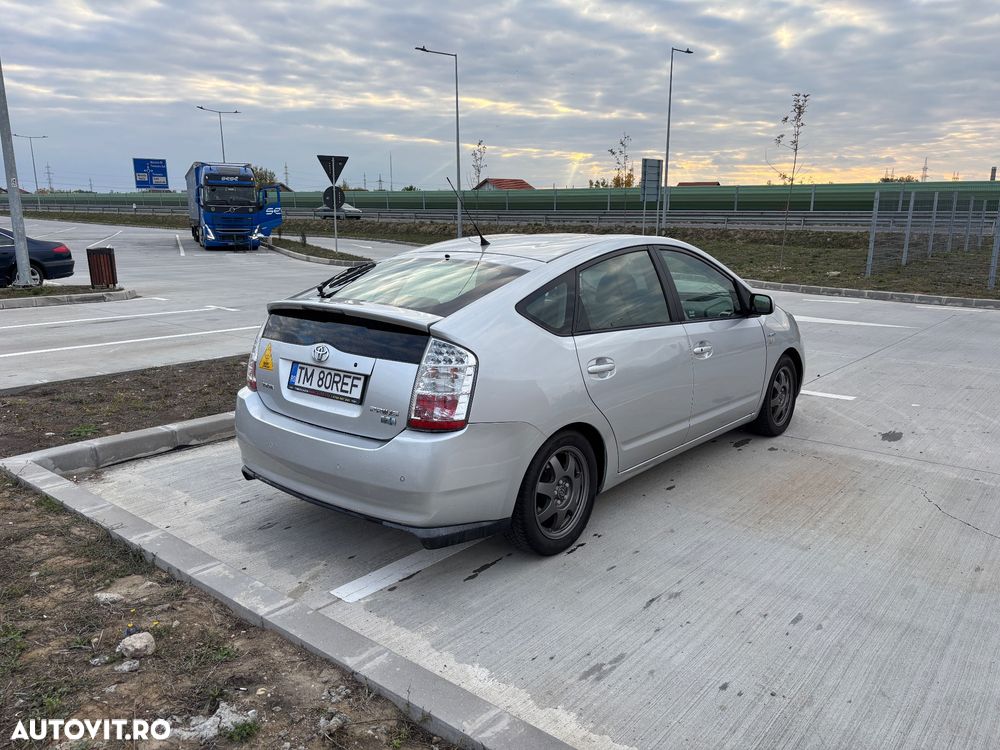 Toyota Prius - 3