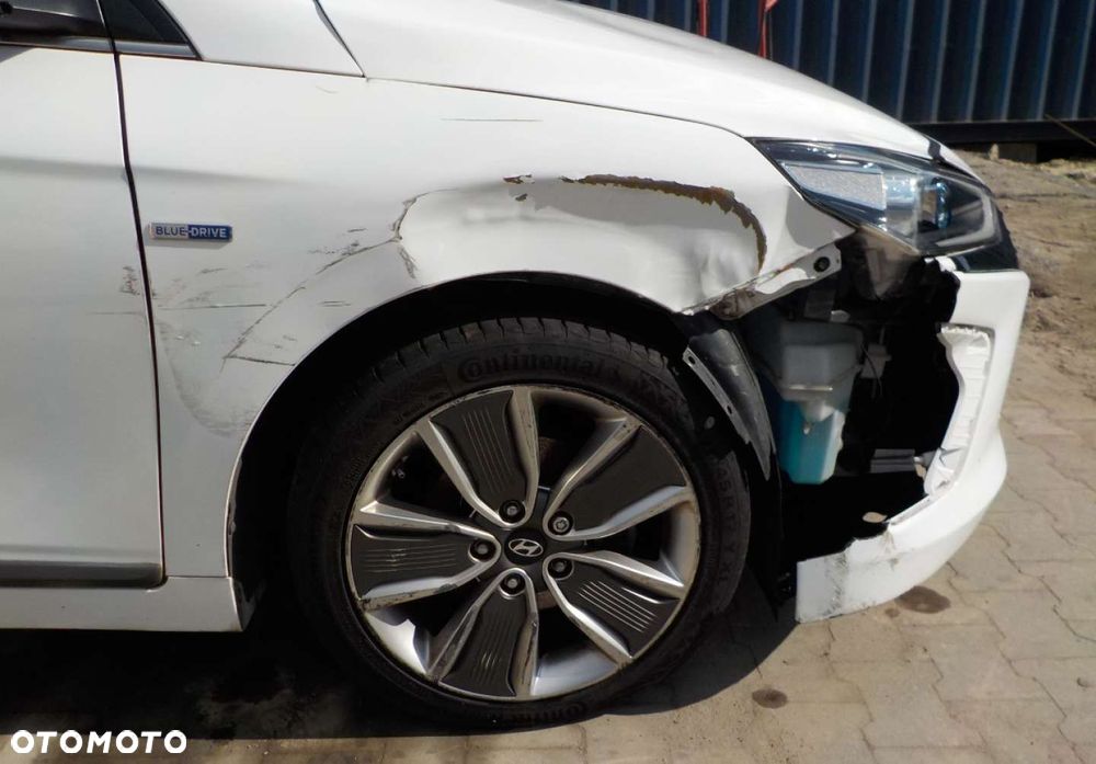 Hyundai IONIQ - 19