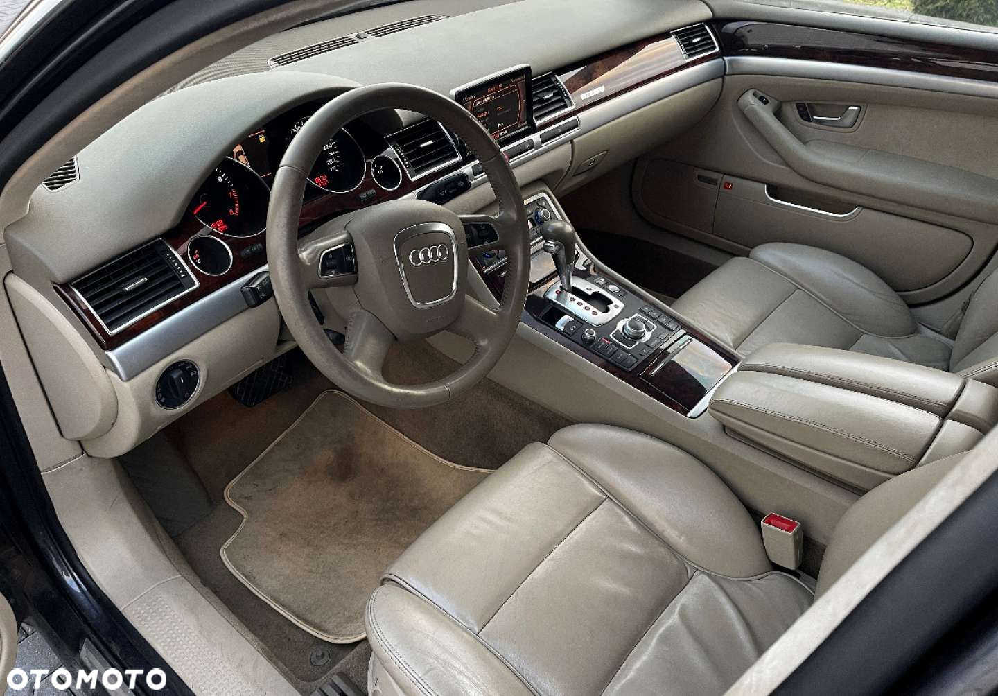 Audi A8 - 12