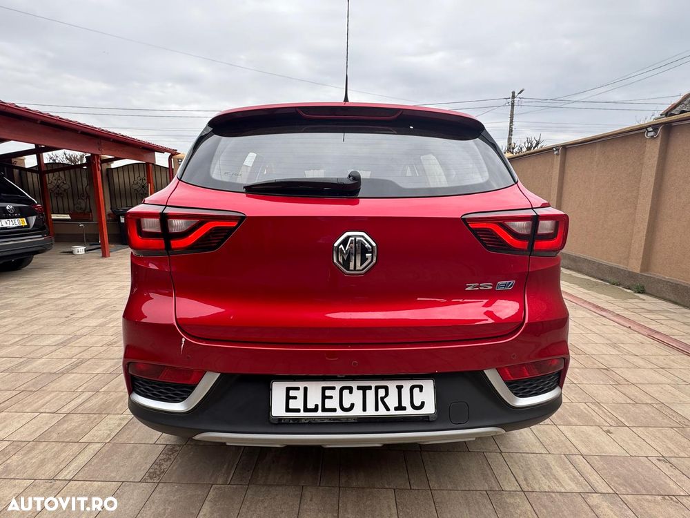 MG ZS EV Luxury - 4