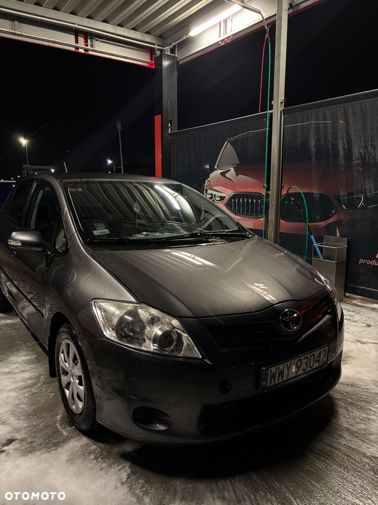 Toyota Auris - 1