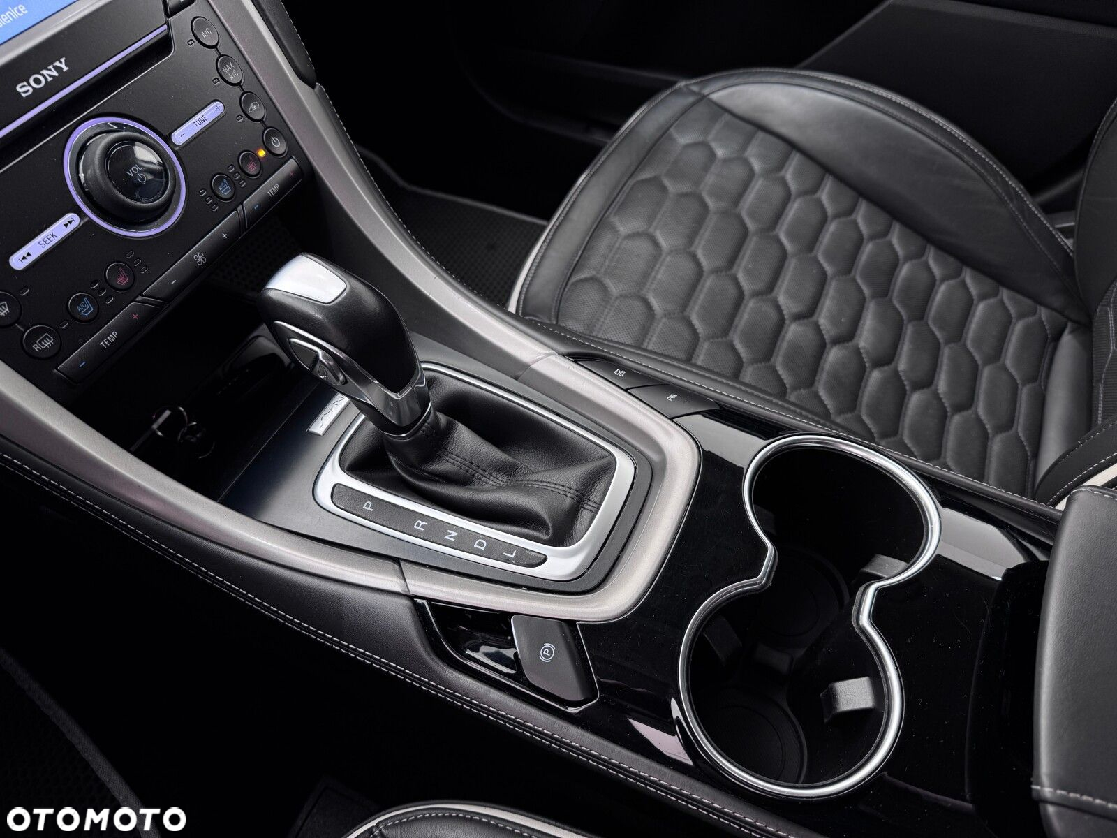 Ford Mondeo - 29