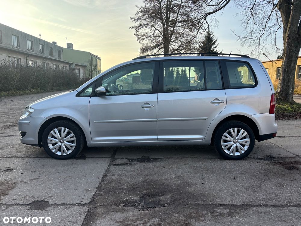 Volkswagen Touran 1.9 TDI DSG Conceptline - 3