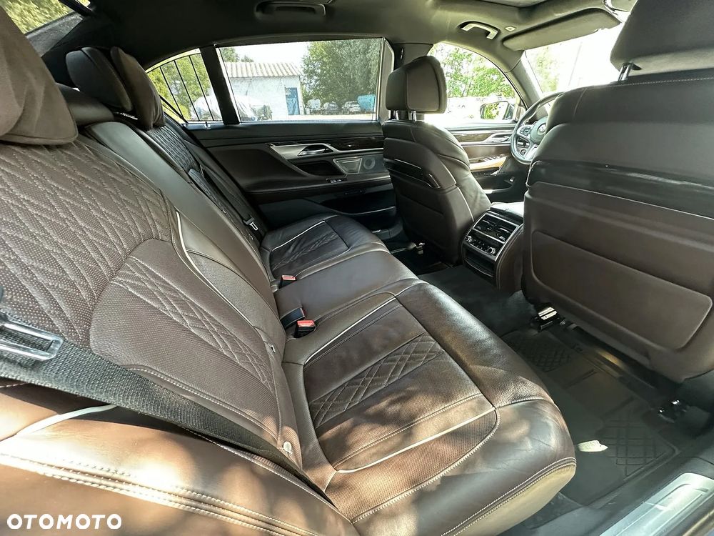 BMW Seria 7 740Le xDrive iPerformance - 22