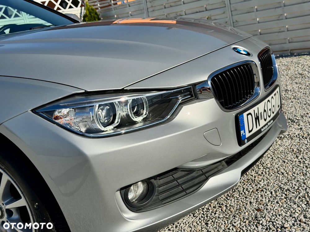 BMW Seria 3 316i - 30