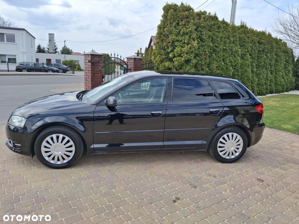 Audi A3 Sportback - 2