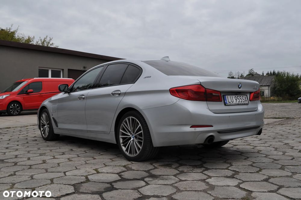 BMW 5 Series 2018 photo 3