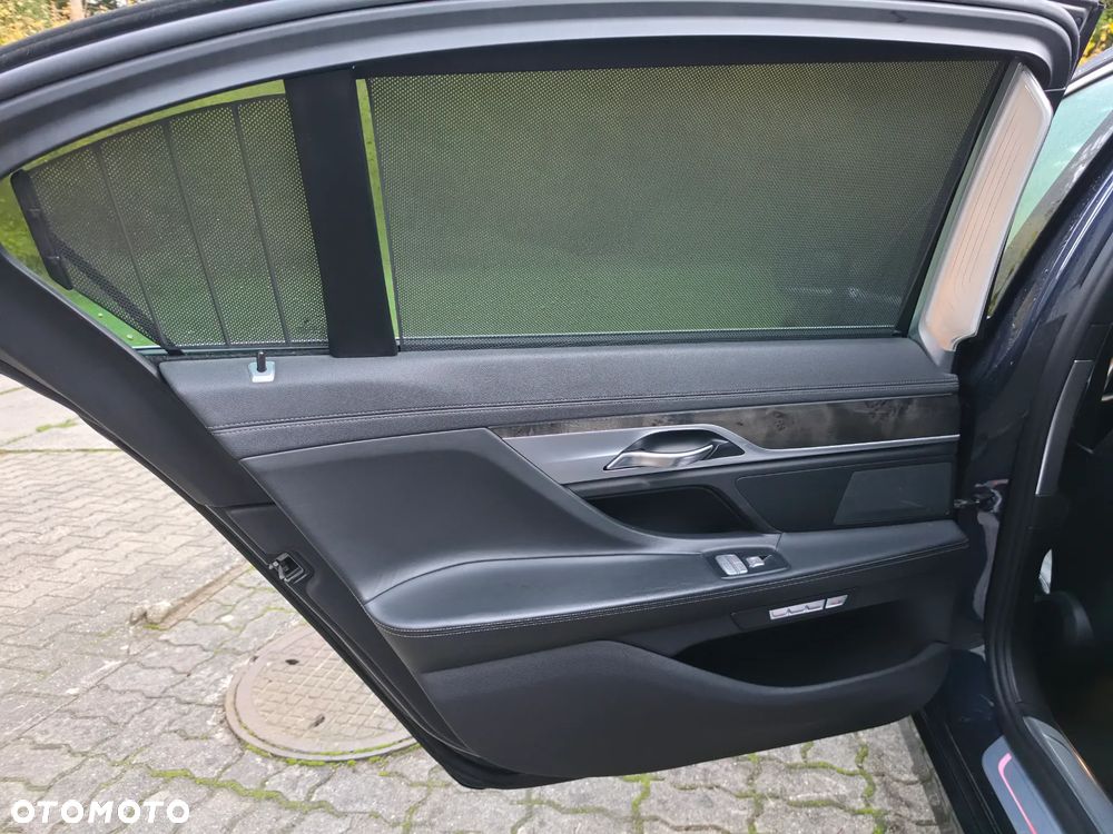 BMW Seria 7 730Ld xDrive - 22