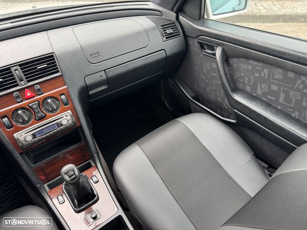 Mercedes-Benz C 220 D Elegance - 14