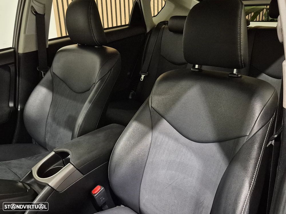 Toyota Prius 1.8 Plug-In Pack Premium - 32