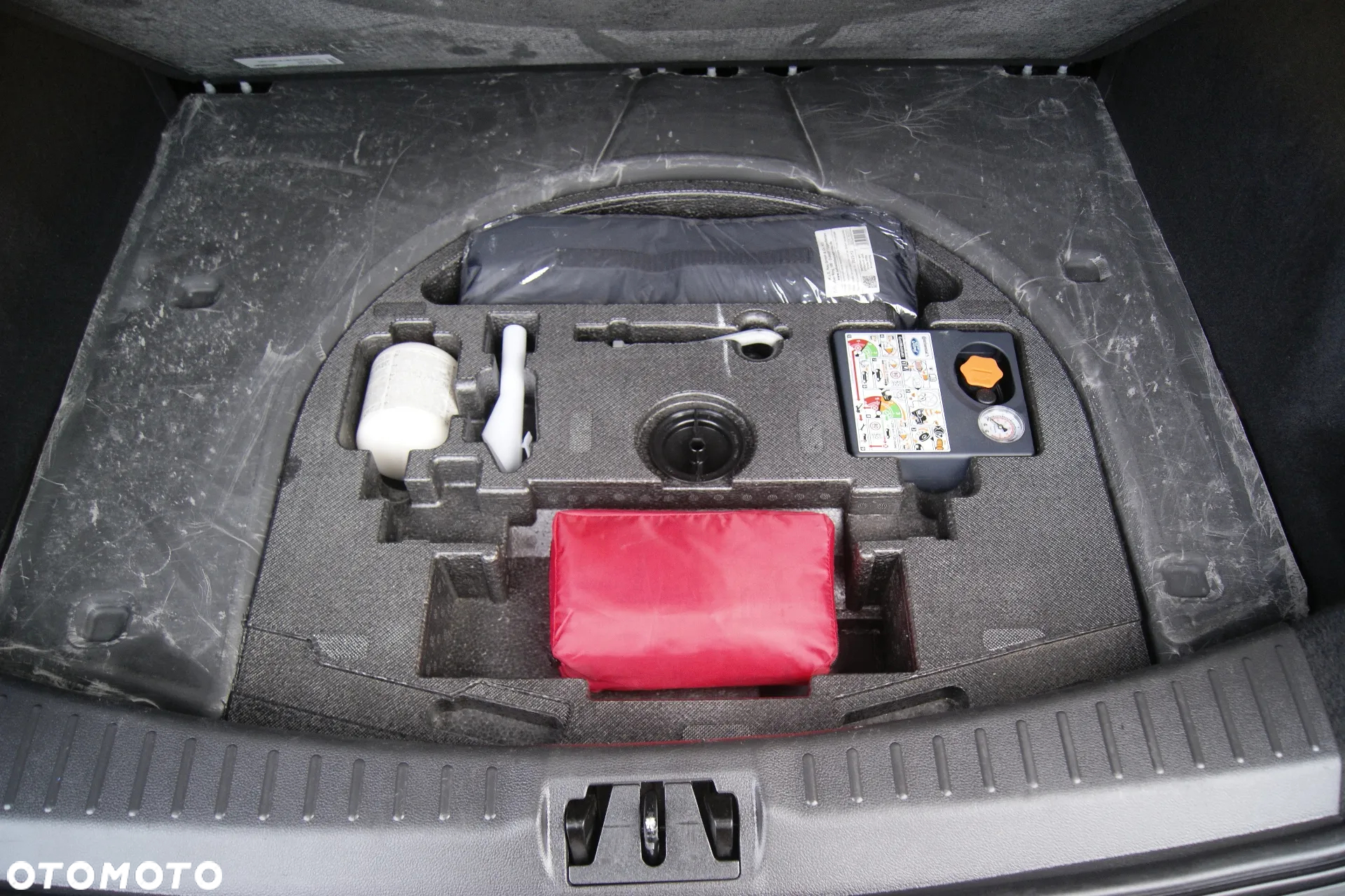 Ford Kuga - 4