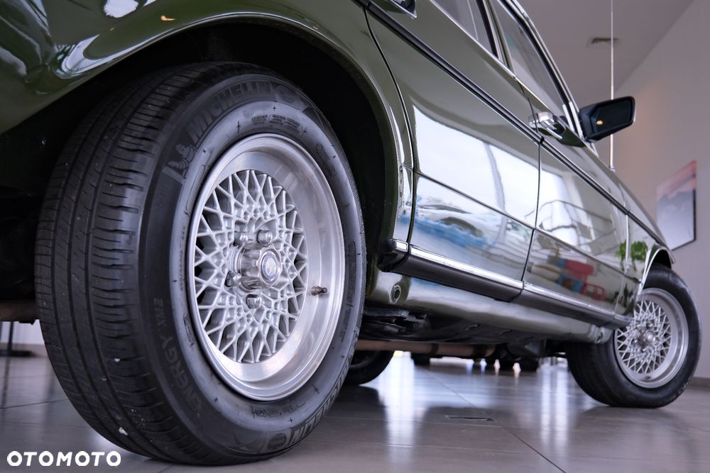 Mercedes-Benz W123 - 17