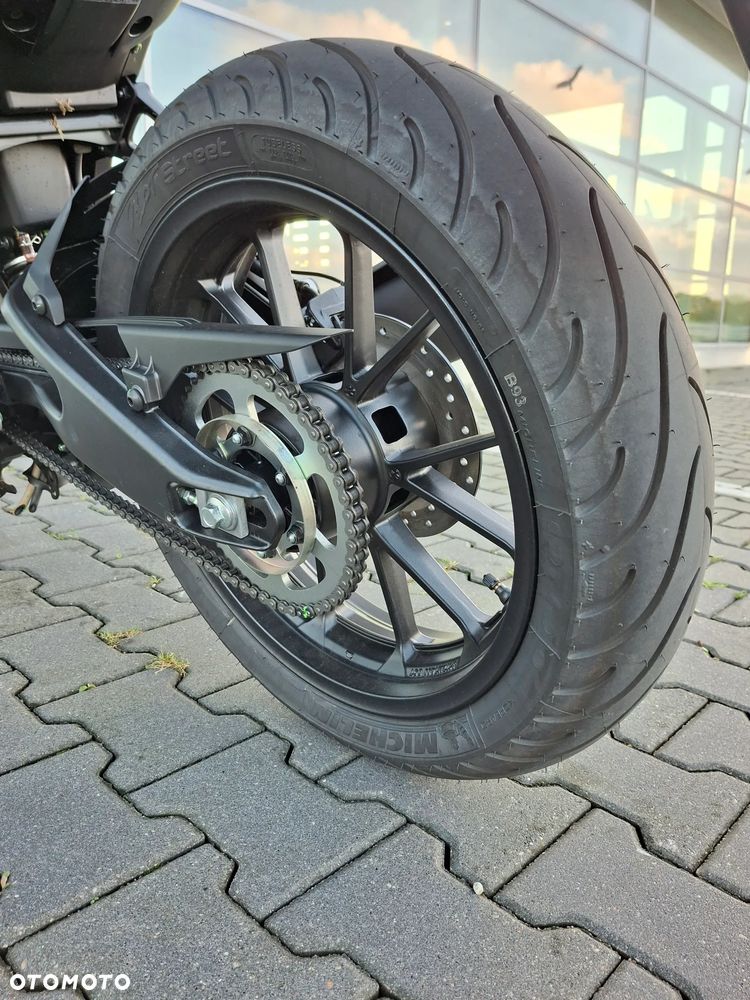 Yamaha MT - 17