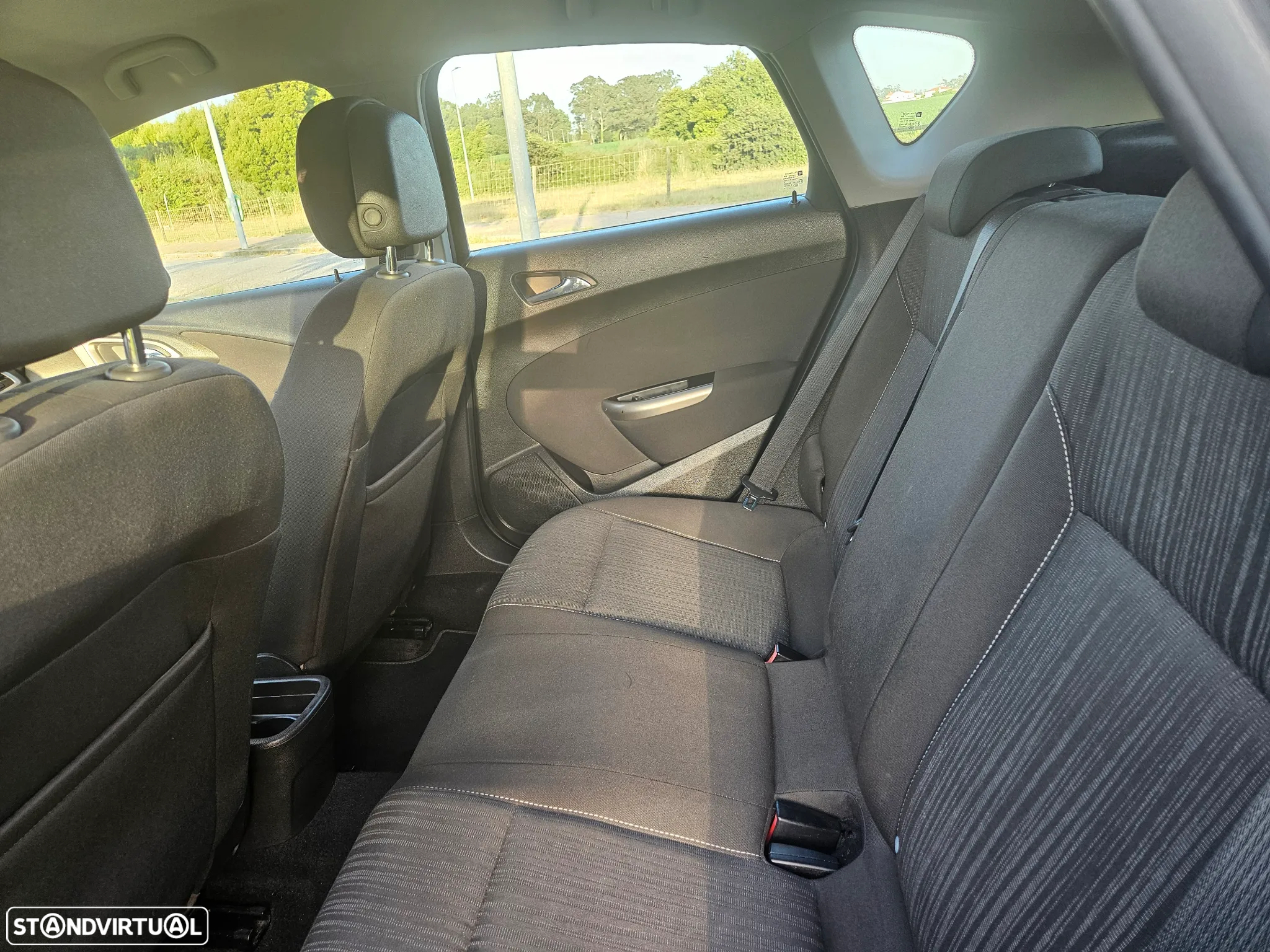 Opel Astra 1.4 Executive - 29