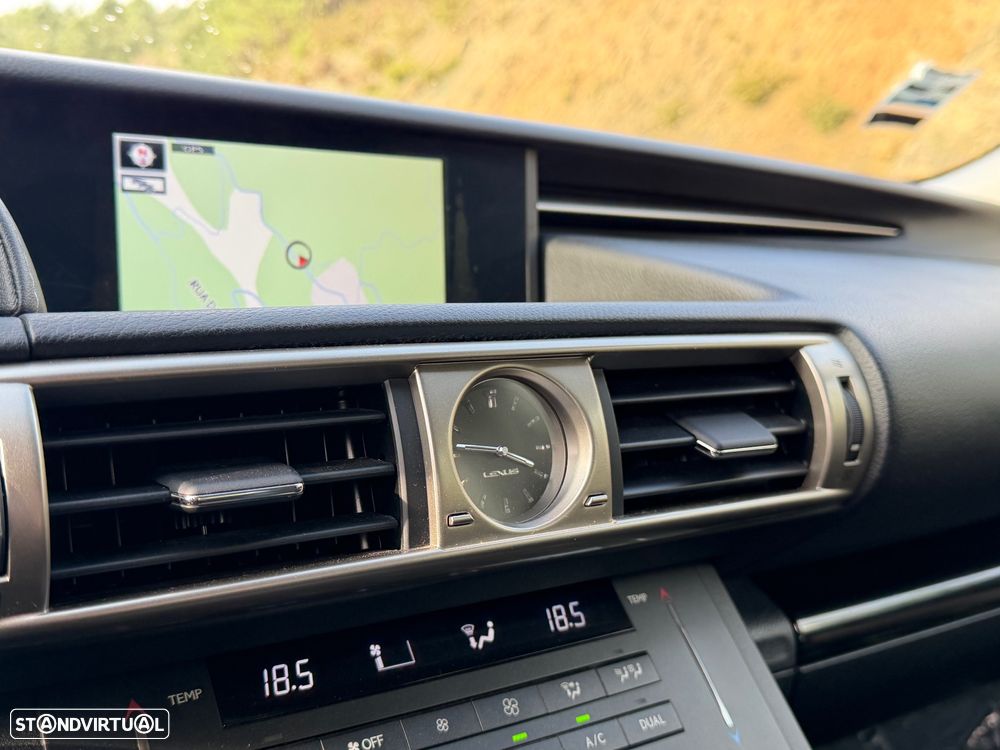 Lexus IS 300H Pack Executive+ - 43