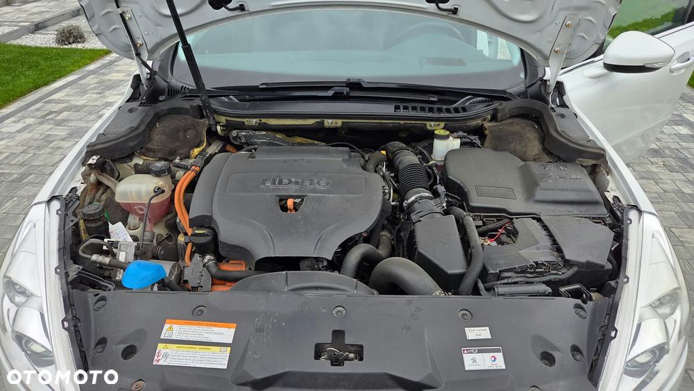 Peugeot 508 RXH Hybrid4 - 33