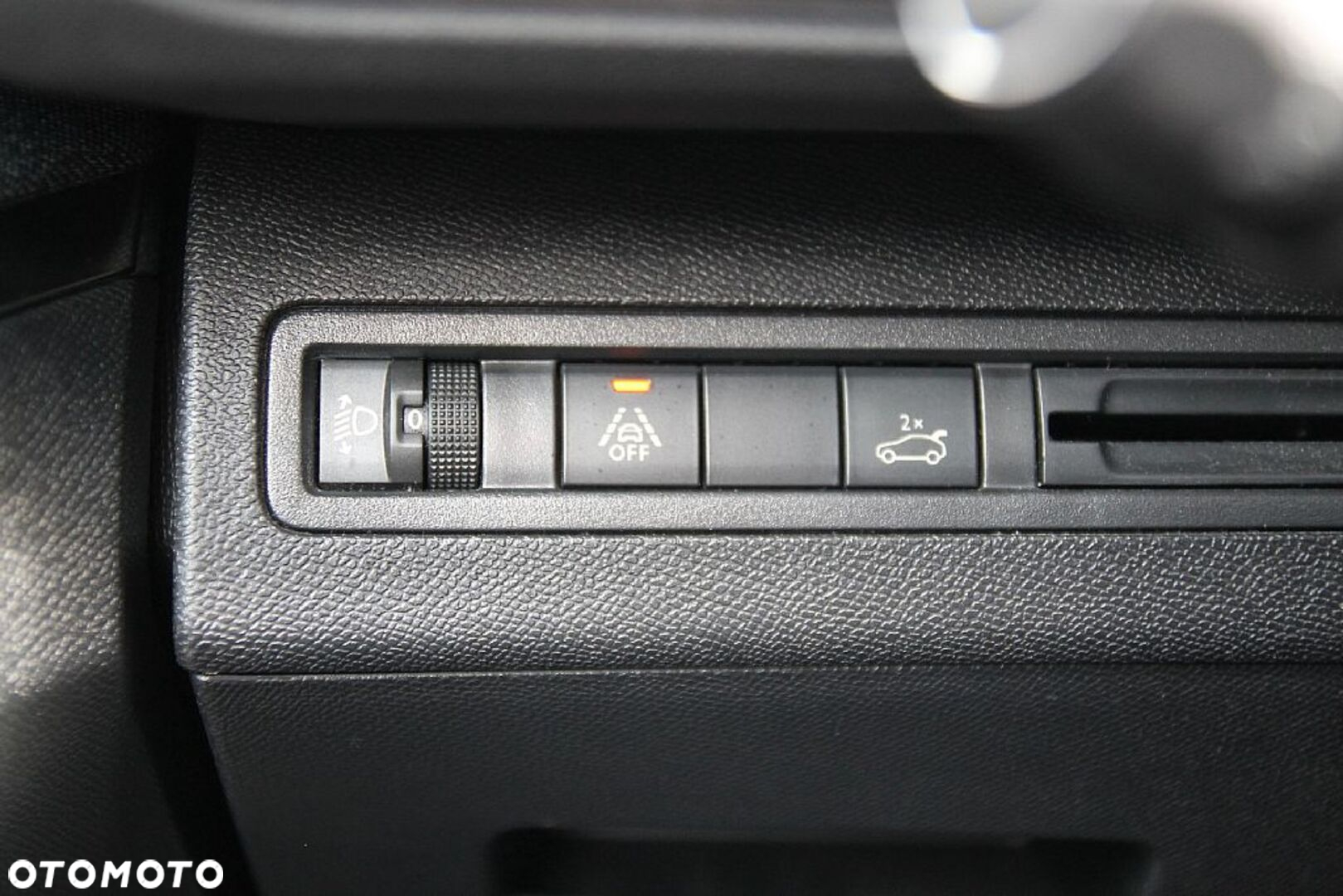 Peugeot 3008 1.2 PureTech Road Trip S&S - 28