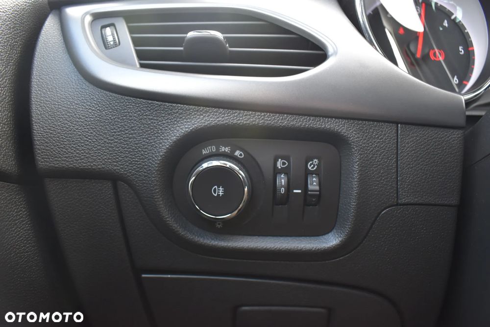 Opel Astra 1.5 CDTI Edition S&S - 24