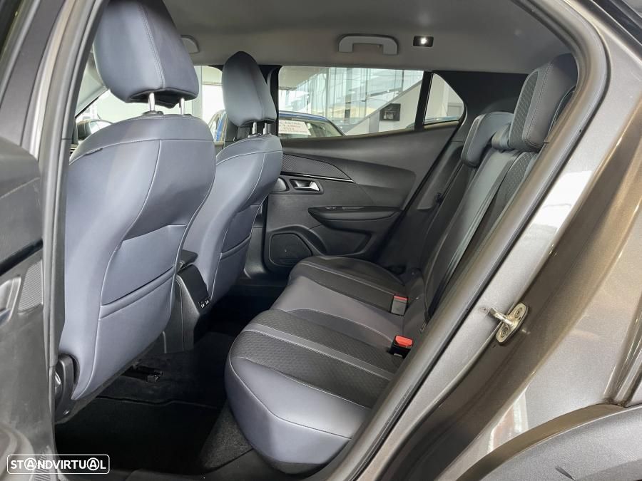 Peugeot 2008 1.2 PureTech Allure Pack EAT8 - 27