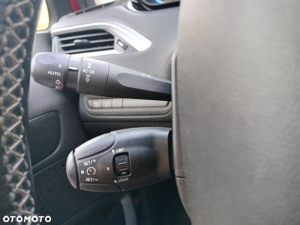 Peugeot 2008 1.6 BlueHDi Style - 8