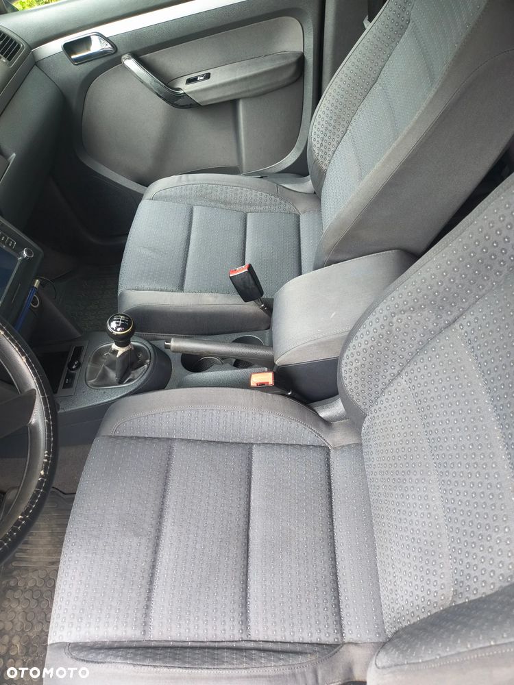 Volkswagen Touran 1.9 TDI Highline - 11