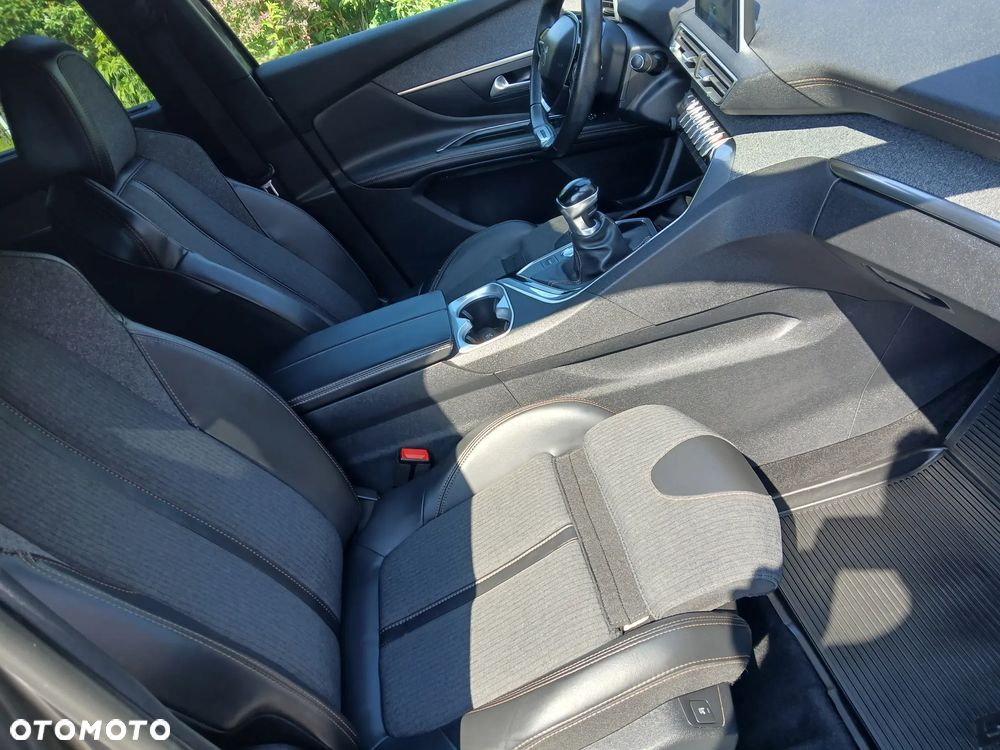 Peugeot 5008 - 12