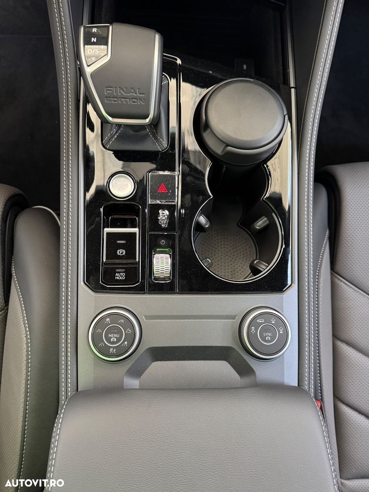 Volkswagen Touareg V6 TDI 4MOTION Elegance - 12