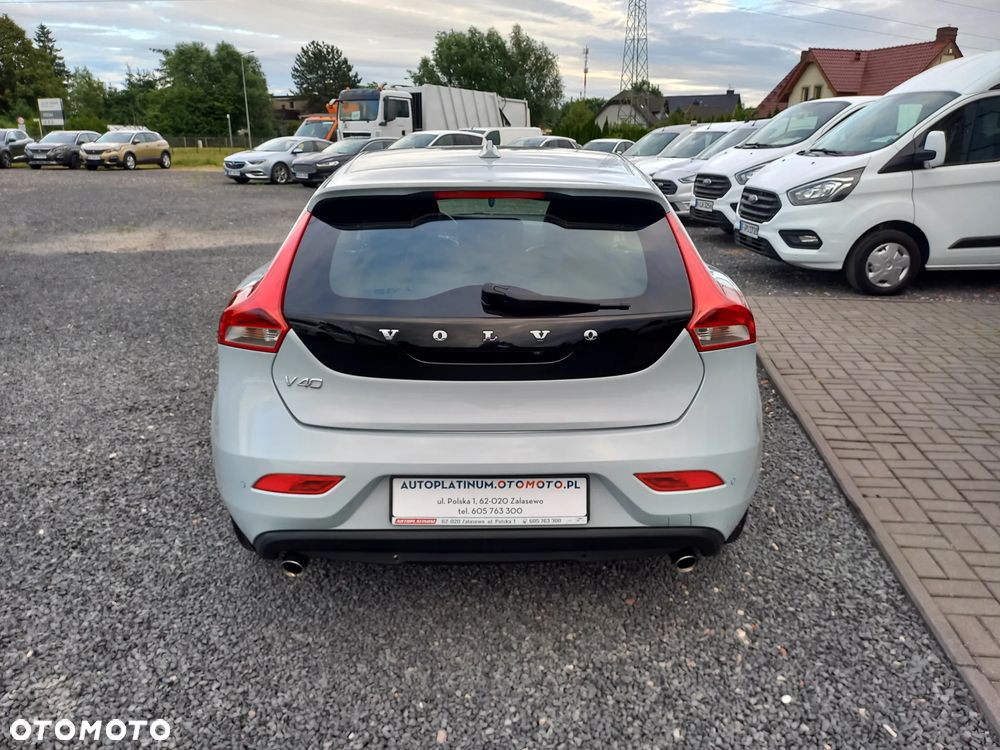 Volvo V40 D3 Momentum - 6
