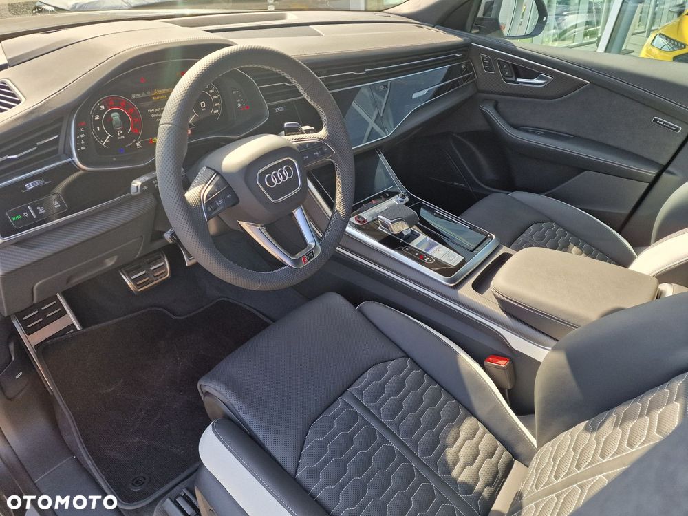 Audi RS Q8 - 25