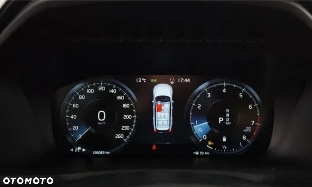 Volvo XC 90 - 9