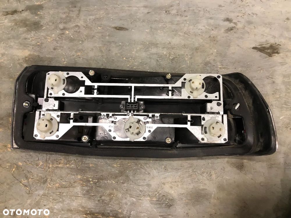 BMW SERII 5 E28 LAMPA LEWY TYŁ LEWA TYLNA HELLA ORYGINAŁ USZKODZONA - 5