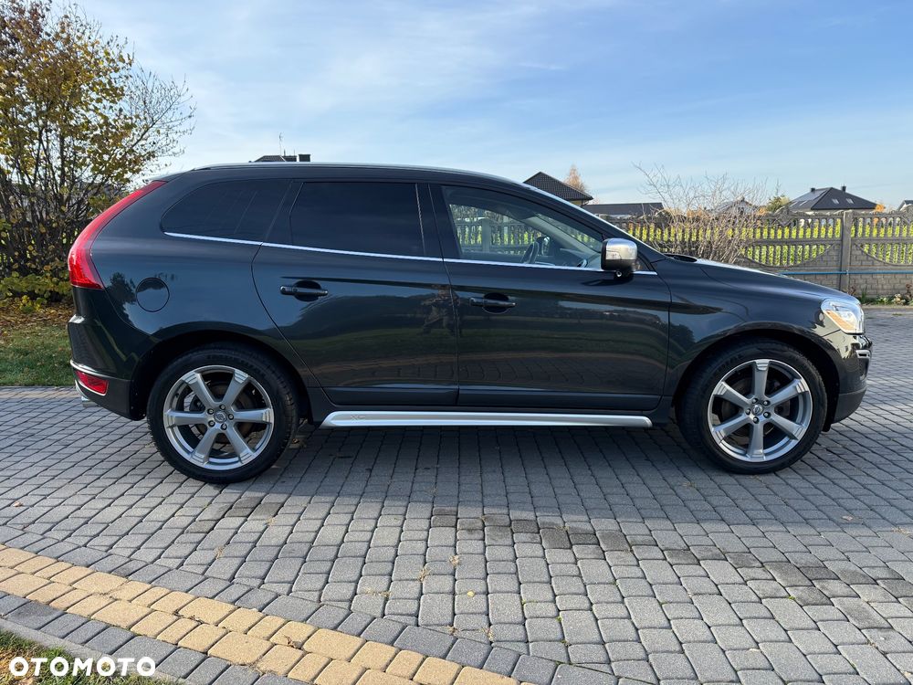 Volvo XC 60 D5 AWD R-Design Momentum - 5