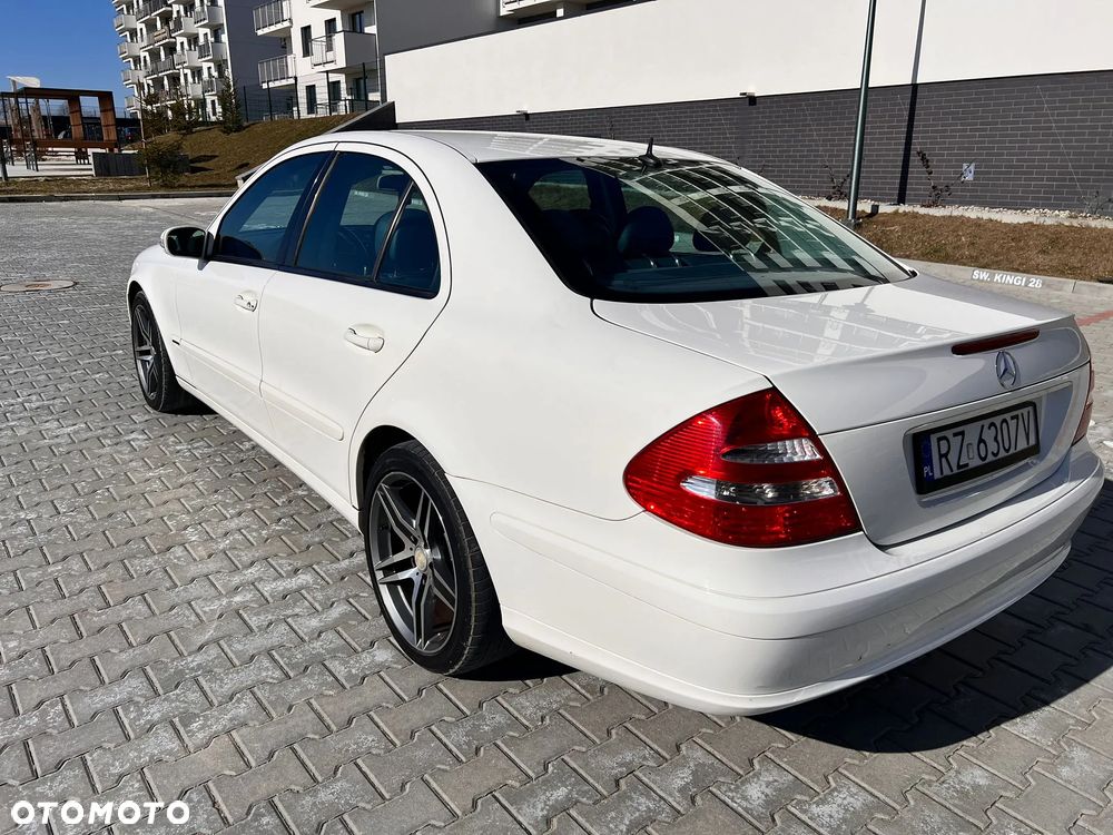 Mercedes-Benz Klasa E 280 CDI T Elegance - 36