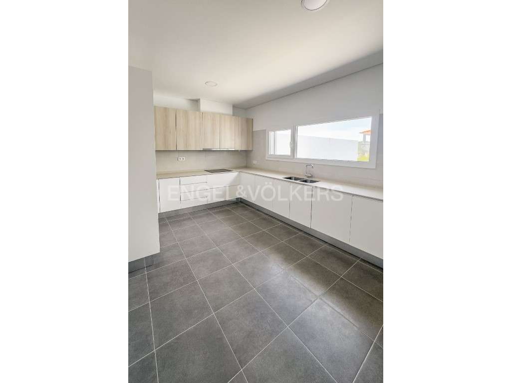 Moradia T3 com Jardim no Centro de Torres Vedras - Grande imagem: 4/32