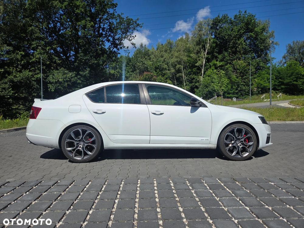 Skoda Octavia 2.0 TSI RS - 16