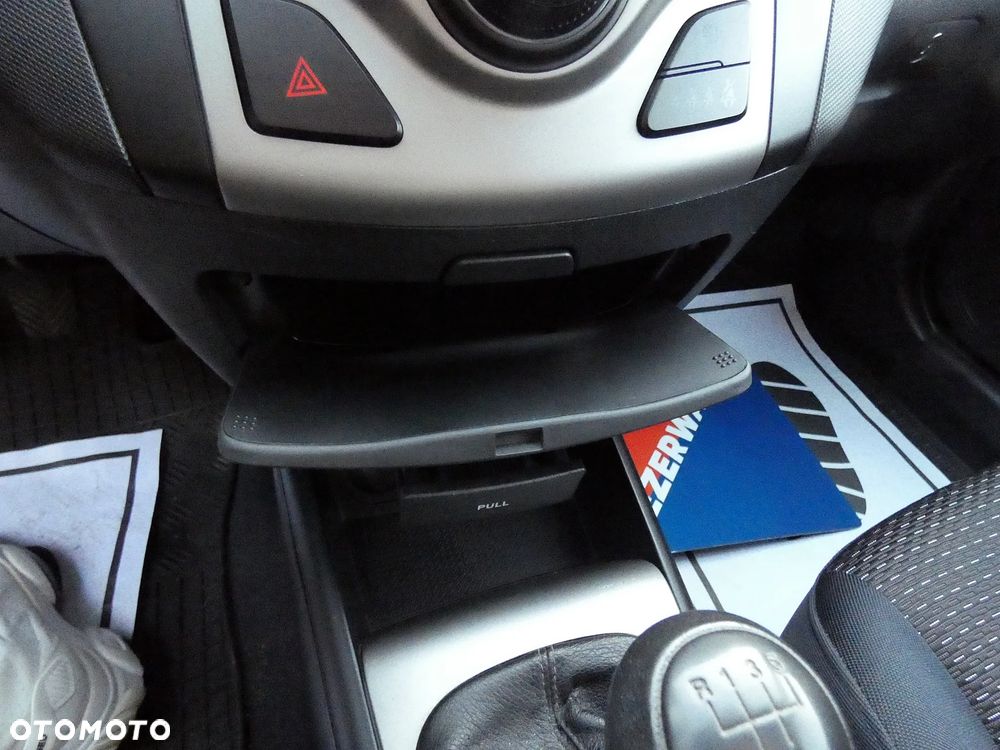 Hyundai i30 1.4 Comfort World Cup - 24