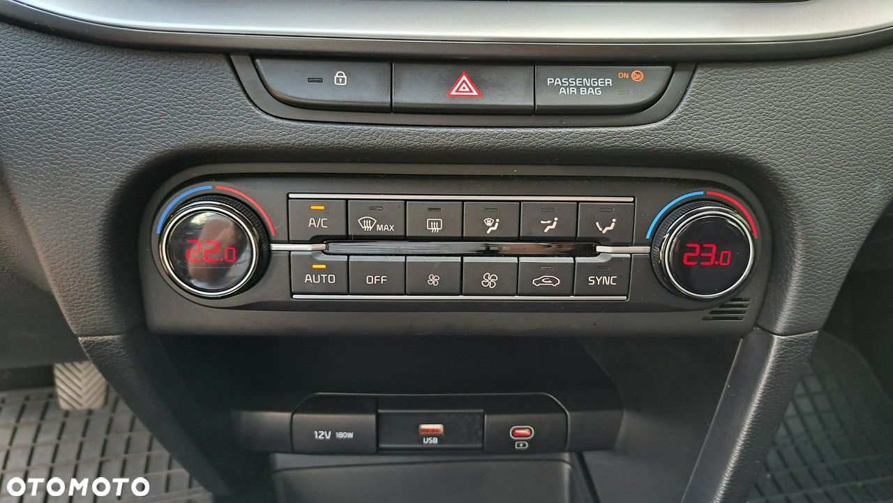Kia Ceed - 24