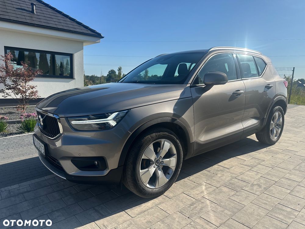 Volvo XC 40 T3 Momentum Pro - 1